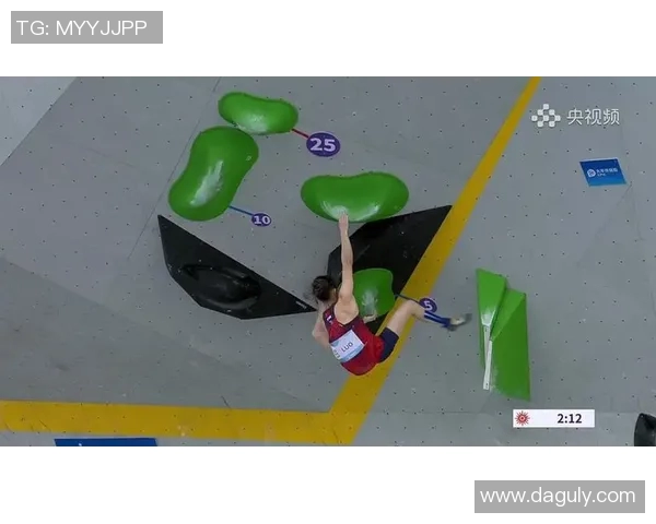 成都攀岩队勇攀高峰中路突破助力攀岩热潮再创新高