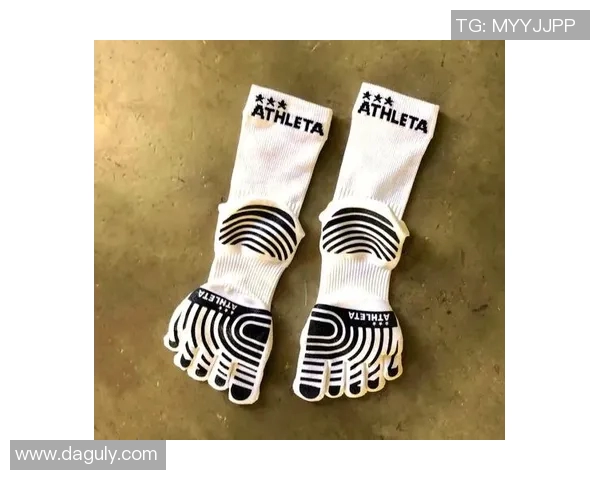 足球装备选购指南：如何选择适合你的高性能球袜