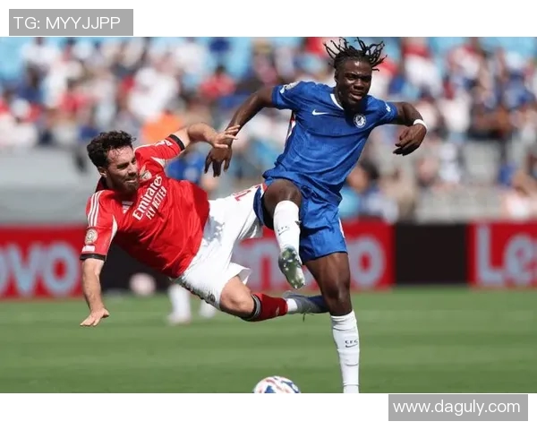 切尔西与阿森纳全场激战回顾精彩瞬间与战术分析 切尔西与阿森纳全场激战回顾精彩瞬间与战术分析