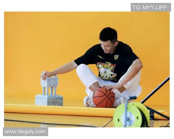 周鹏：从篮球场上的传奇到生活中的坚韧榜样，见证奋斗与荣耀的岁月