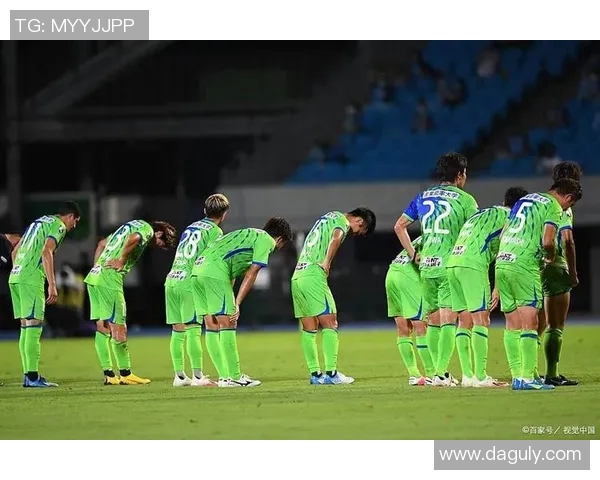 广岛三箭迎战湘南海洋全力争胜展现足球魅力与团队精神