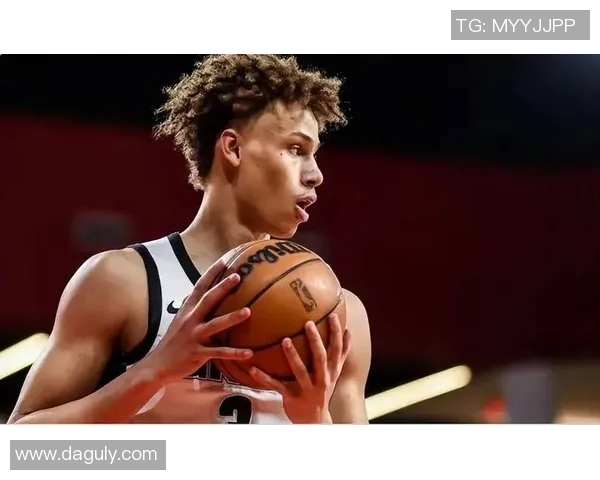 戴森丹尼尔斯的崛起之路：从青涩新星到篮球场上的全能战士