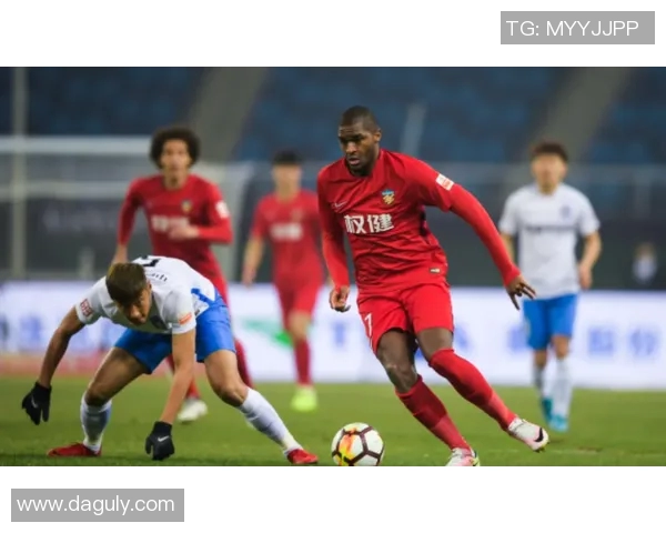 权健与上港激战正酣比分悬念迭起球迷热情高涨的精彩对决