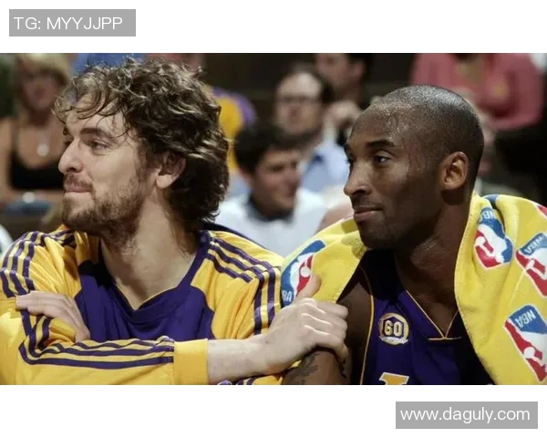 科比在2008年对阵爵士的经典表现回顾与赛季影响分析