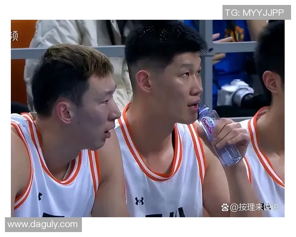 胡金秋的篮球之路：从青涩少年到CBA明星的成长历程与奋斗故事