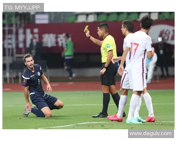 中国队迎战关岛队世界杯预选赛全力争胜展现足球实力与激情