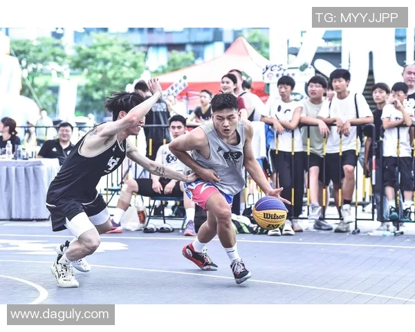 佛山龙狮迎战奇才激烈对决展现篮球魅力与团队精神